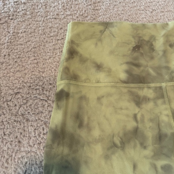 [RARE] NWT Lululemon Align Pant 25" *Diamond Dye Vista Green Medium Olive Size 6 - Picture 3 of 9